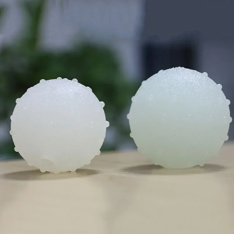 Reflective Bounce Ball for Dogs - Image 2